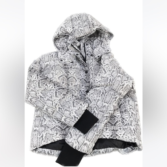 ❤️NWOT Varley Highland Puff Jacket Contrast Snake Size Large - Picture 6 of 11